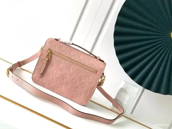 WIS Vuitton Pochette Metis Louis 0426